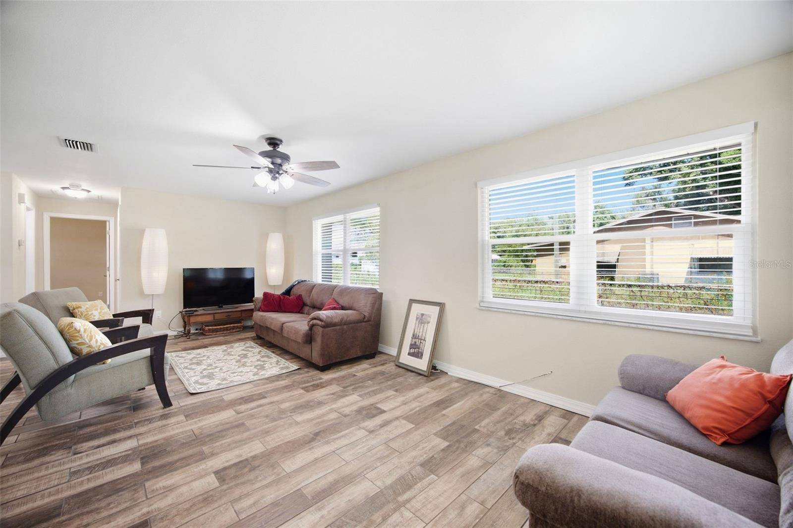 38123 10TH AVE, Zephyrhills, FL 33542