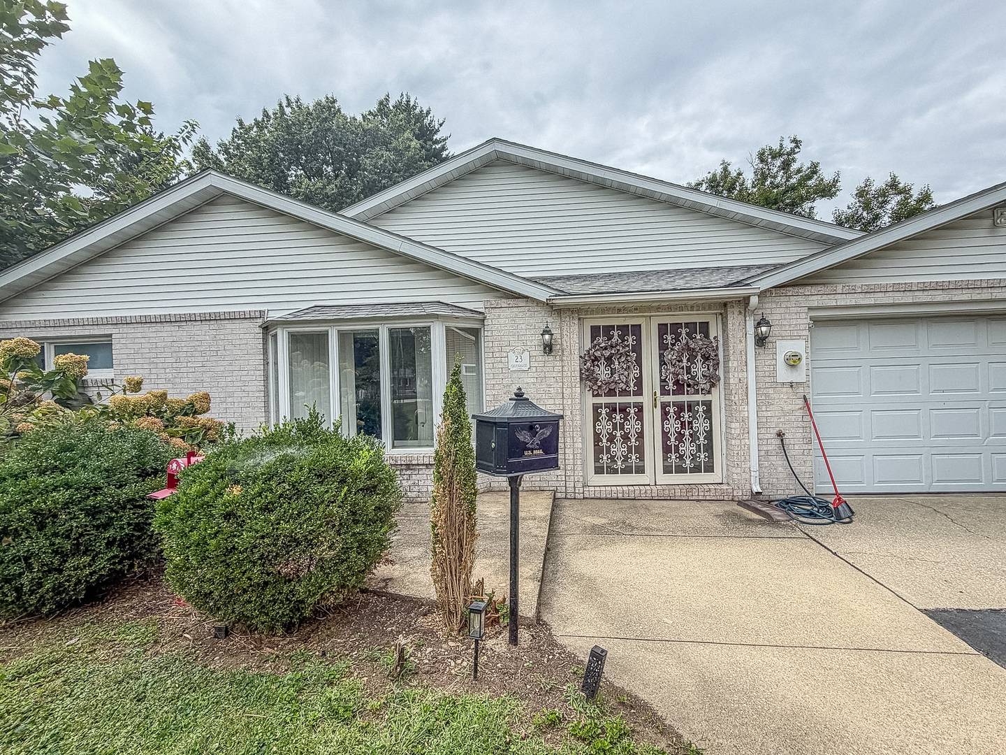 23 Greenridge DR, Decatur, IL 62526