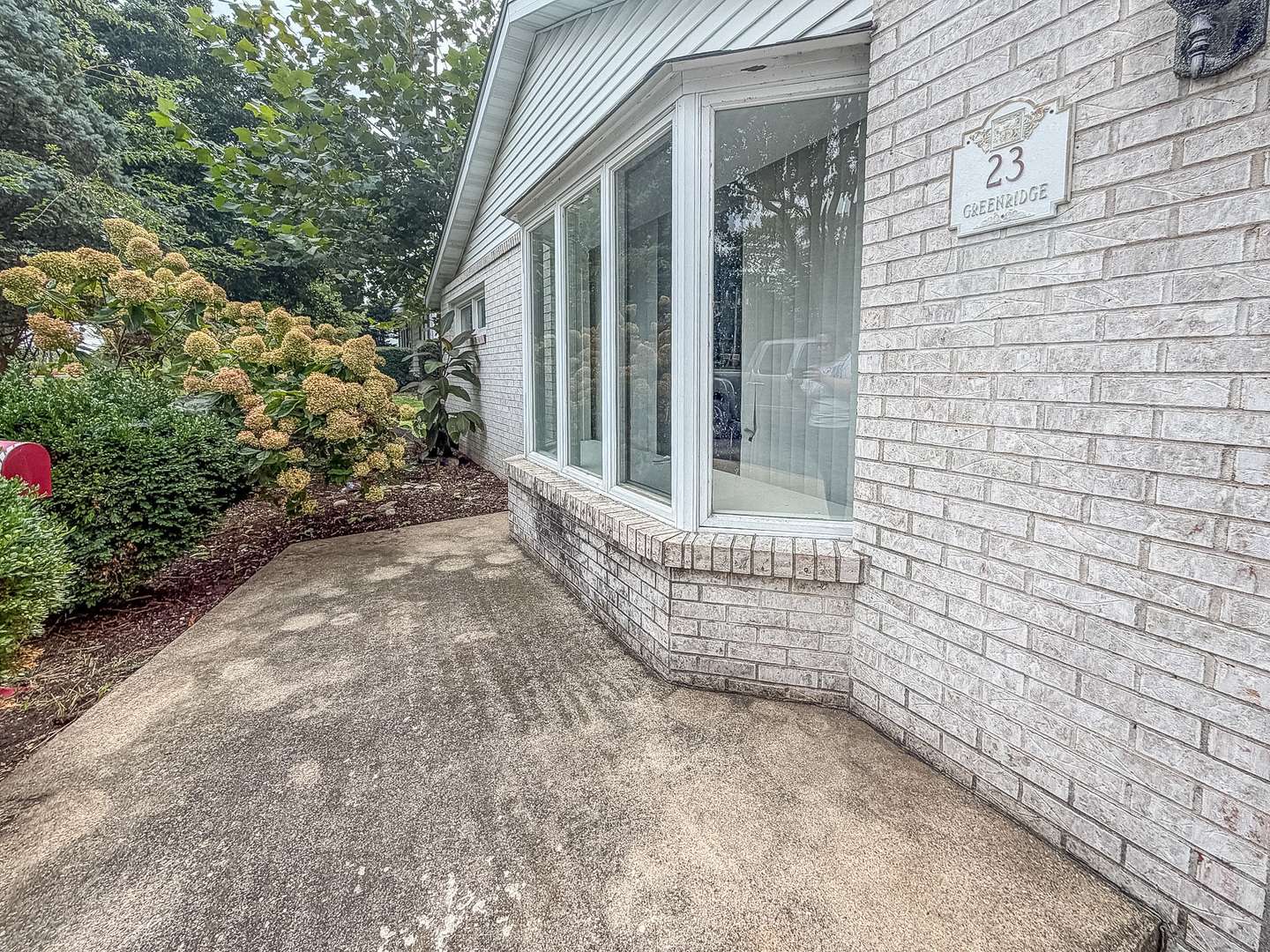 23 Greenridge DR, Decatur, IL 62526