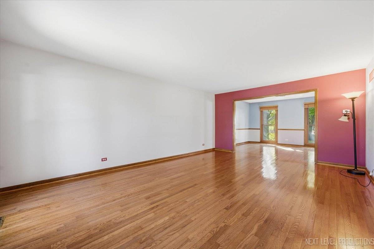 1308 Old Dominion RD, Naperville, IL 60540