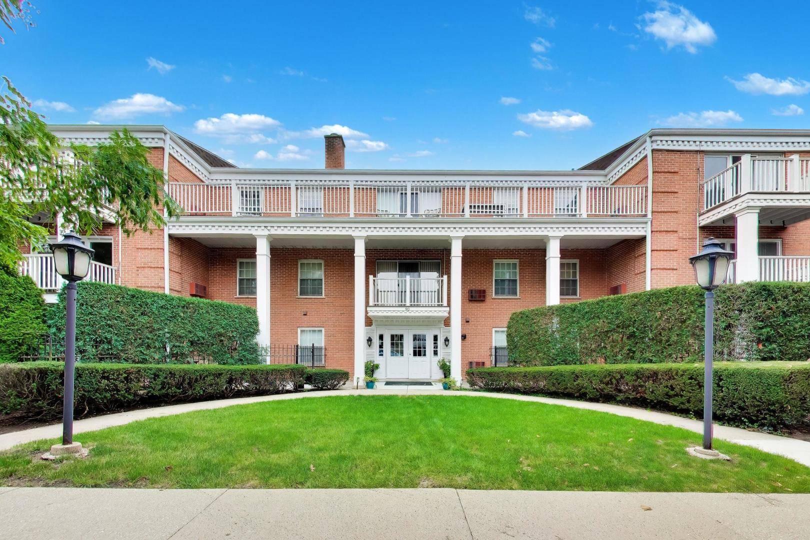 Address not disclosed, La Grange, IL 60525