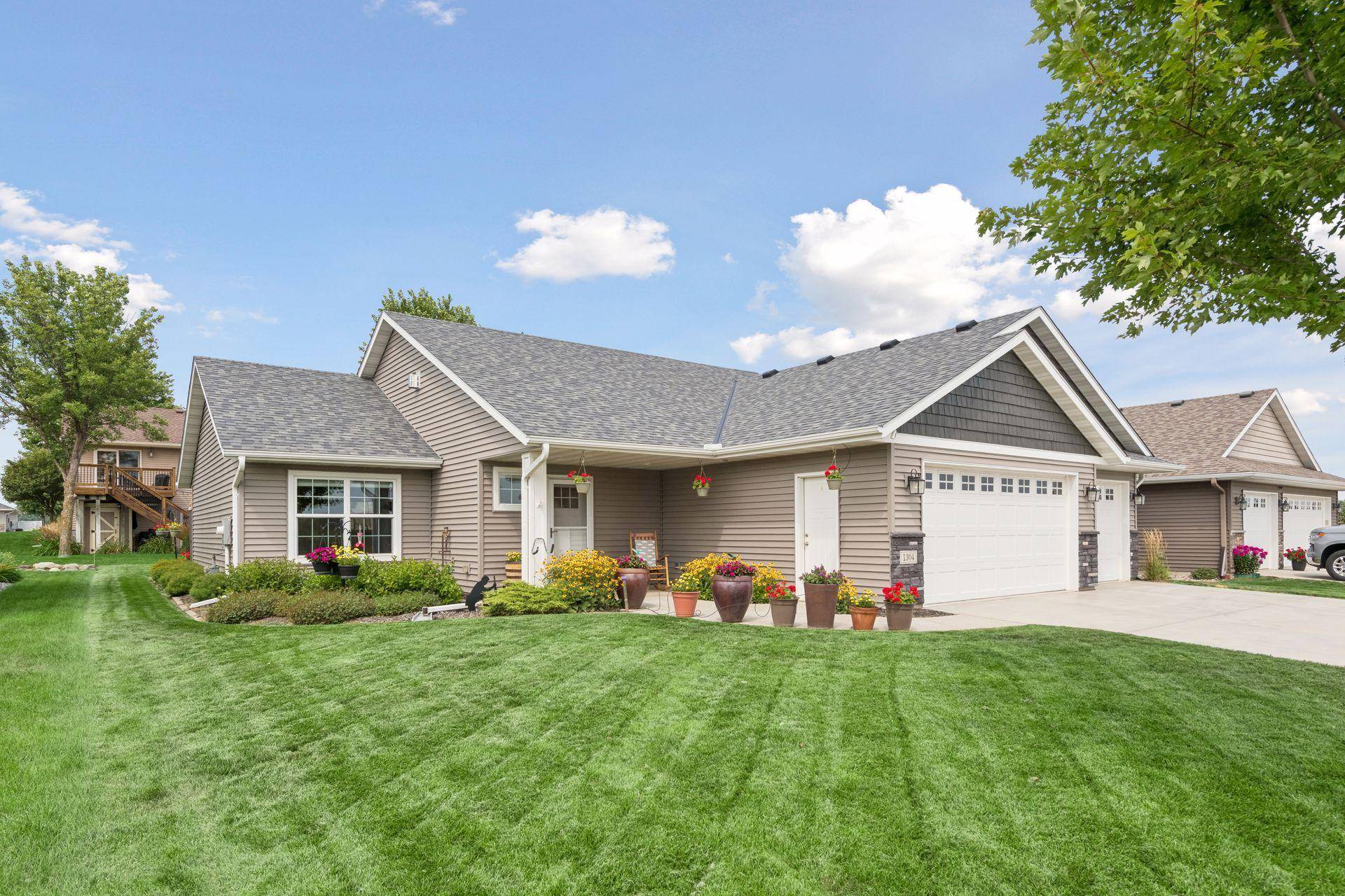 1304 Linwood RD, Belle Plaine, MN 56011