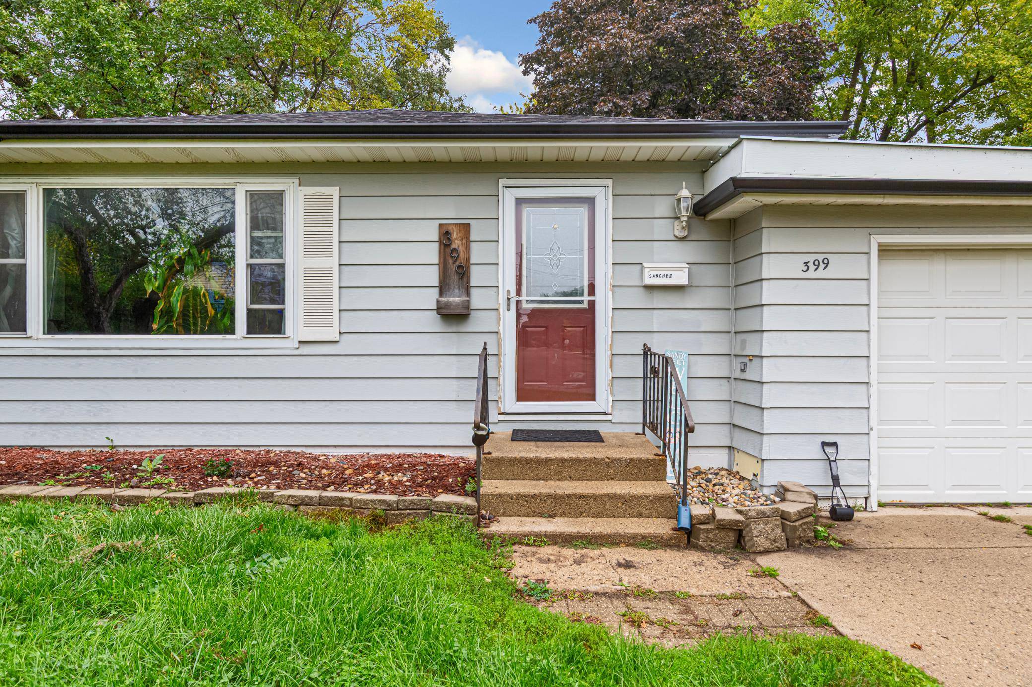 399 E Hawthorne ST, Albert Lea, MN 56007