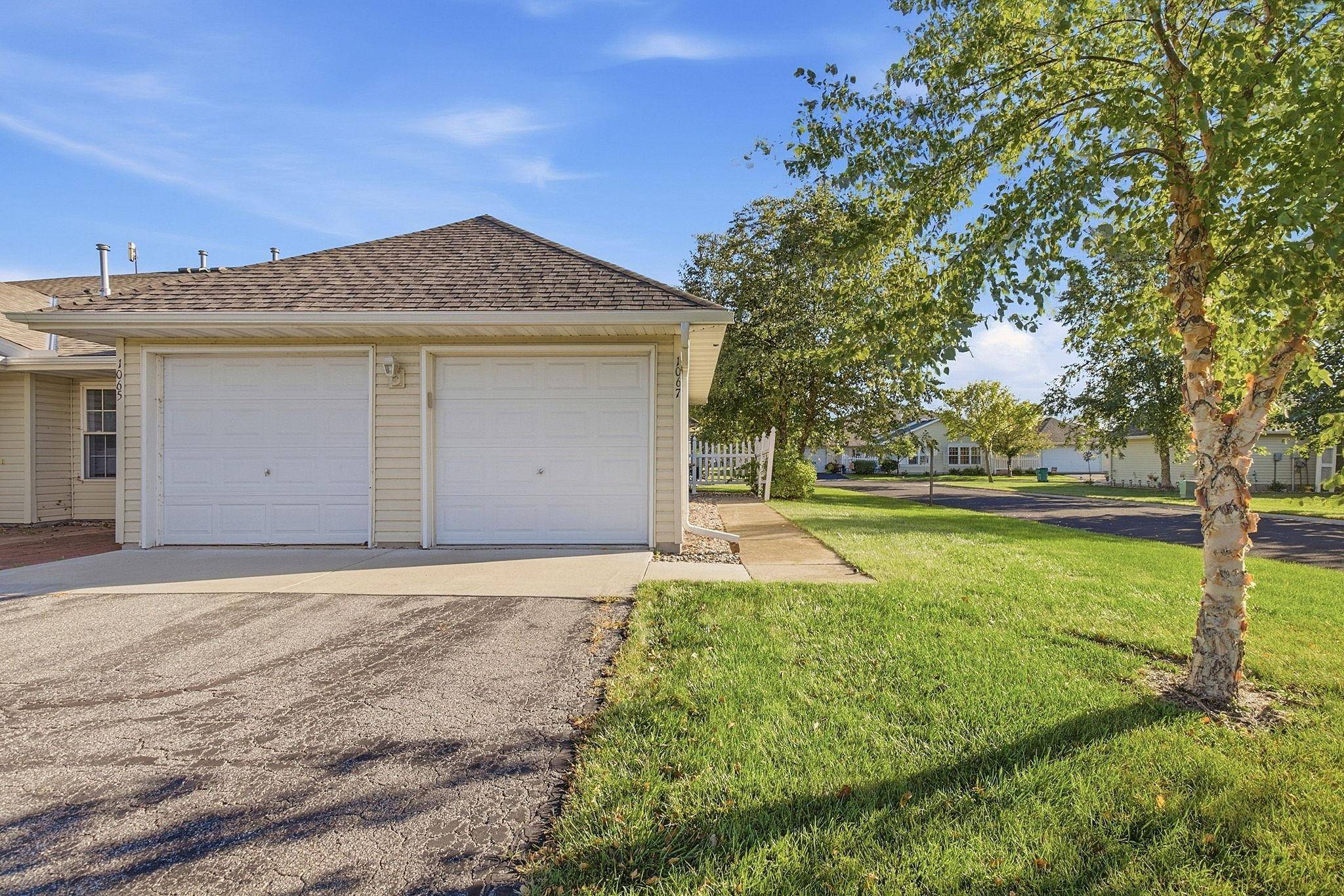 1067 Blackbird TRL SW #8, Hutchinson, MN 55350