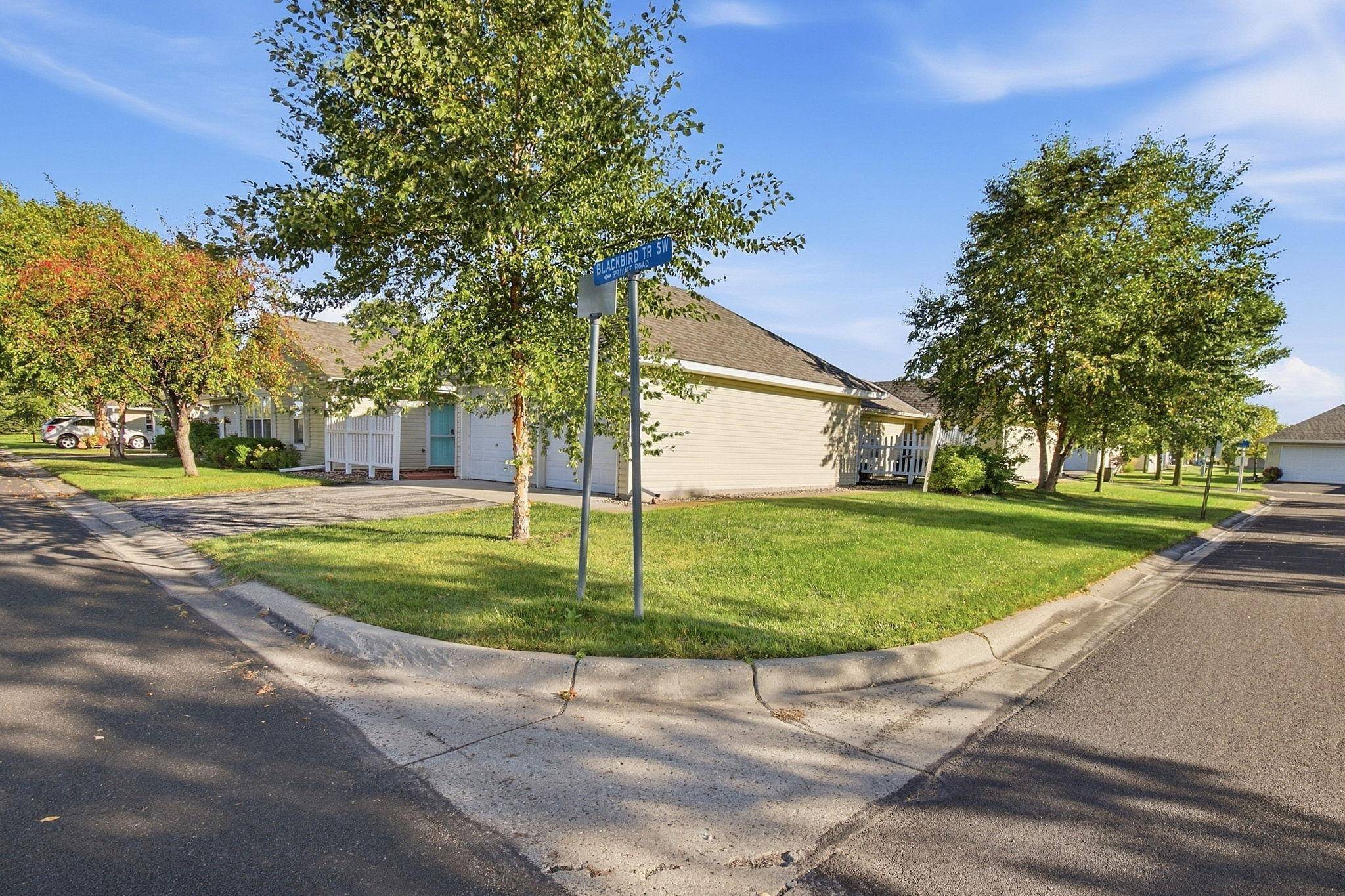 1067 Blackbird TRL SW #8, Hutchinson, MN 55350