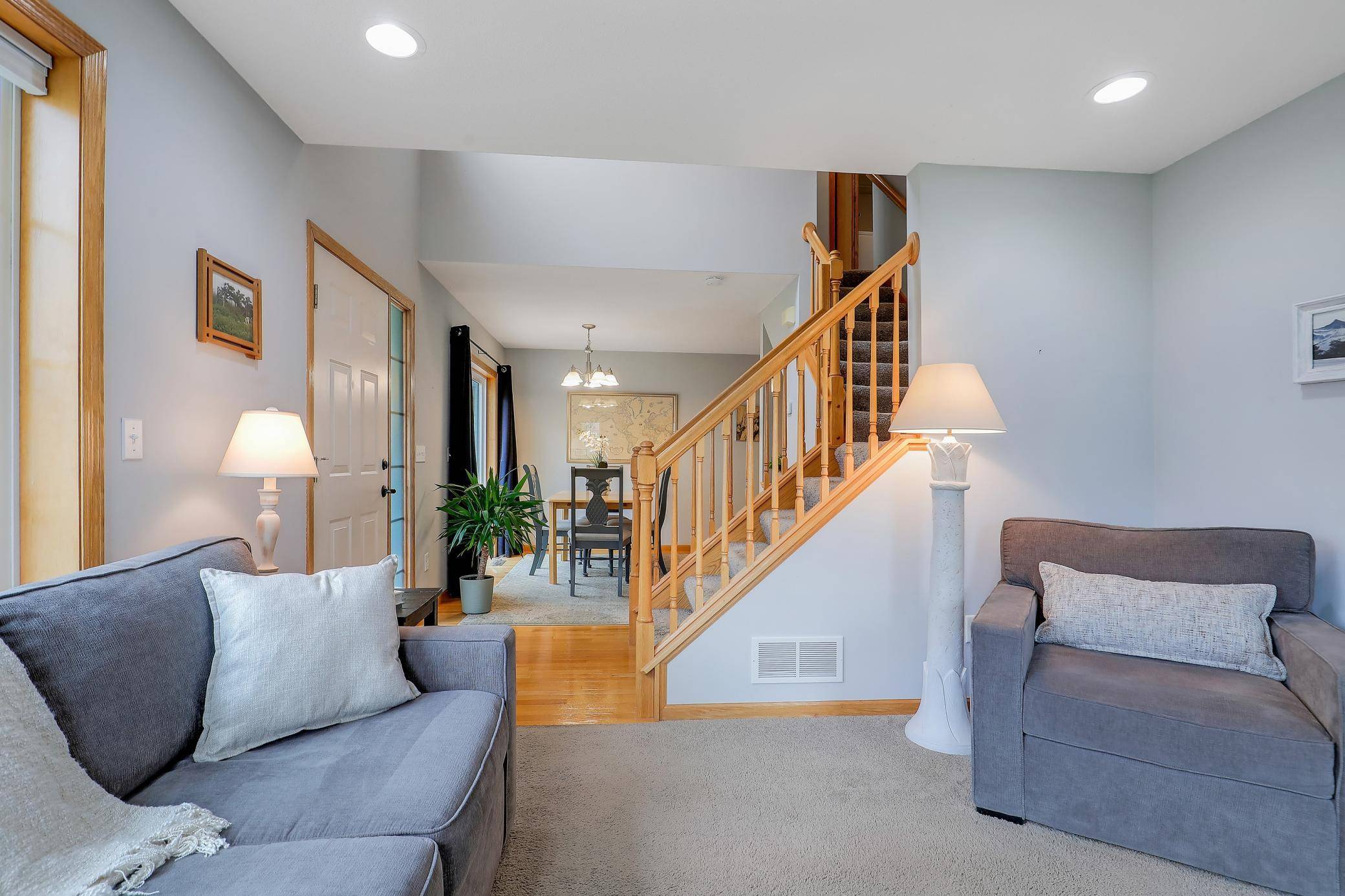 1645 County Road D E, Maplewood, MN 55109