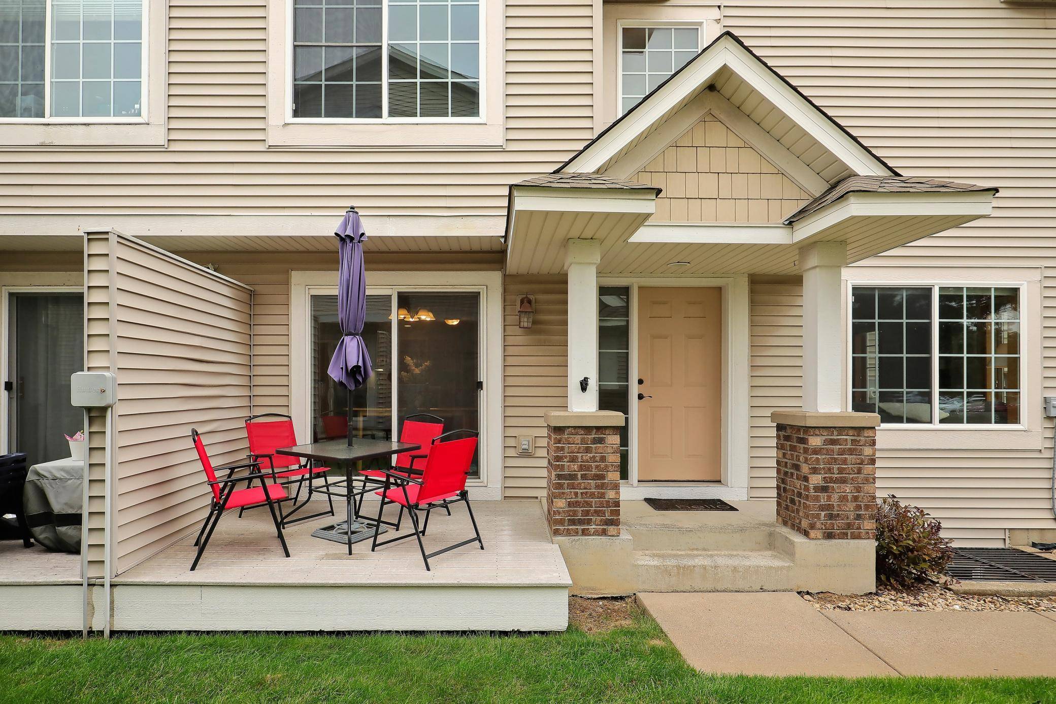 1645 County Road D E, Maplewood, MN 55109