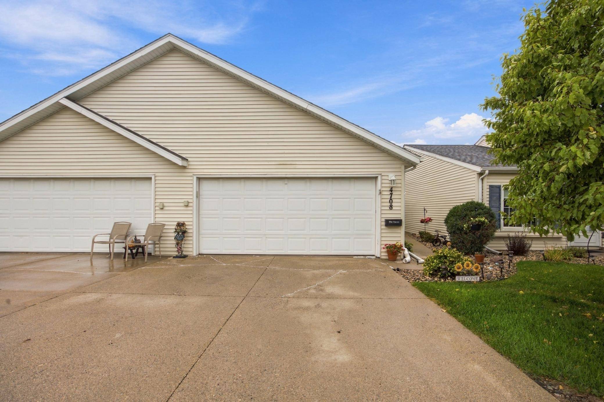 4708 10 AVE S, Fargo, ND 58103