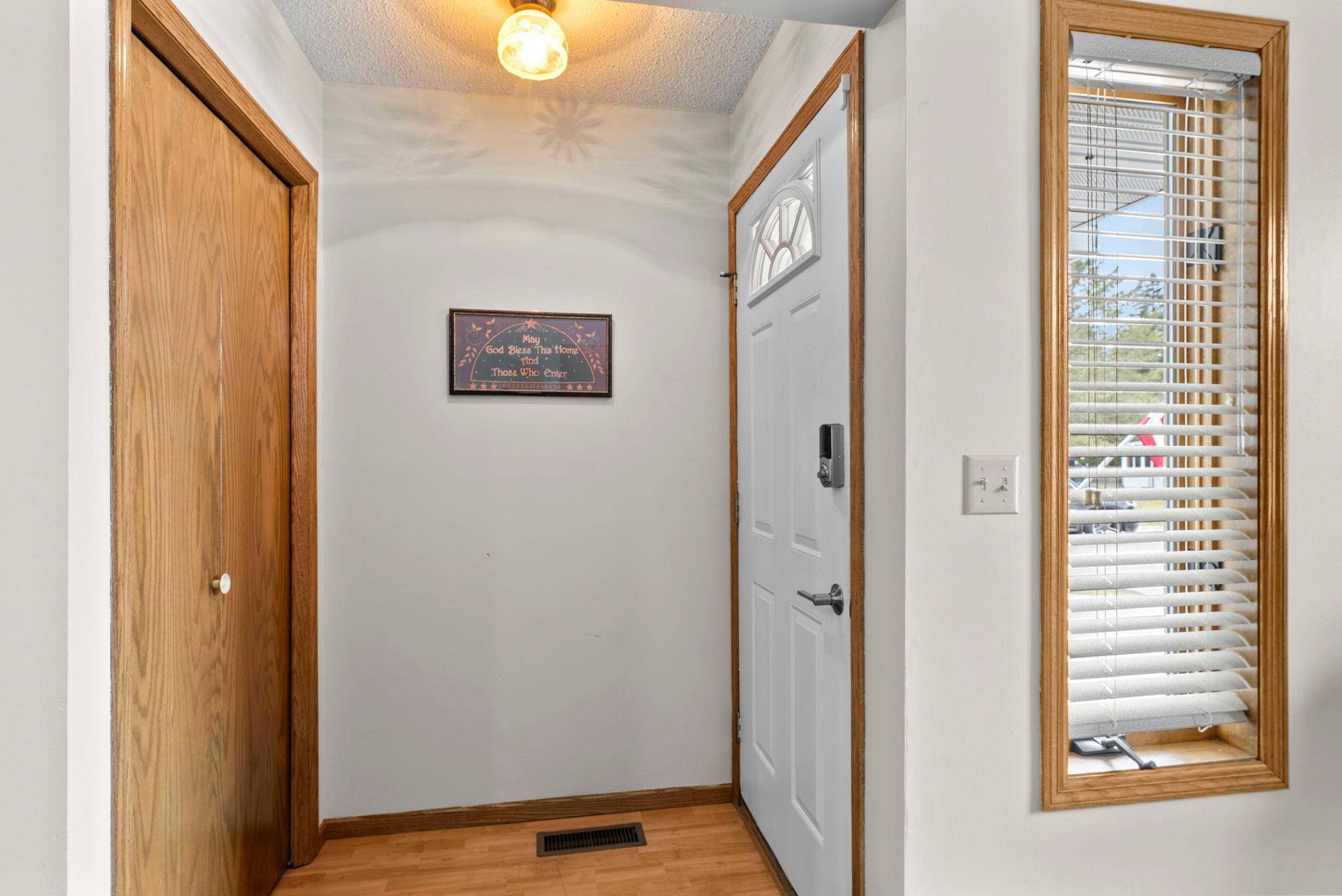 420 Village CT, Cambridge, MN 55008