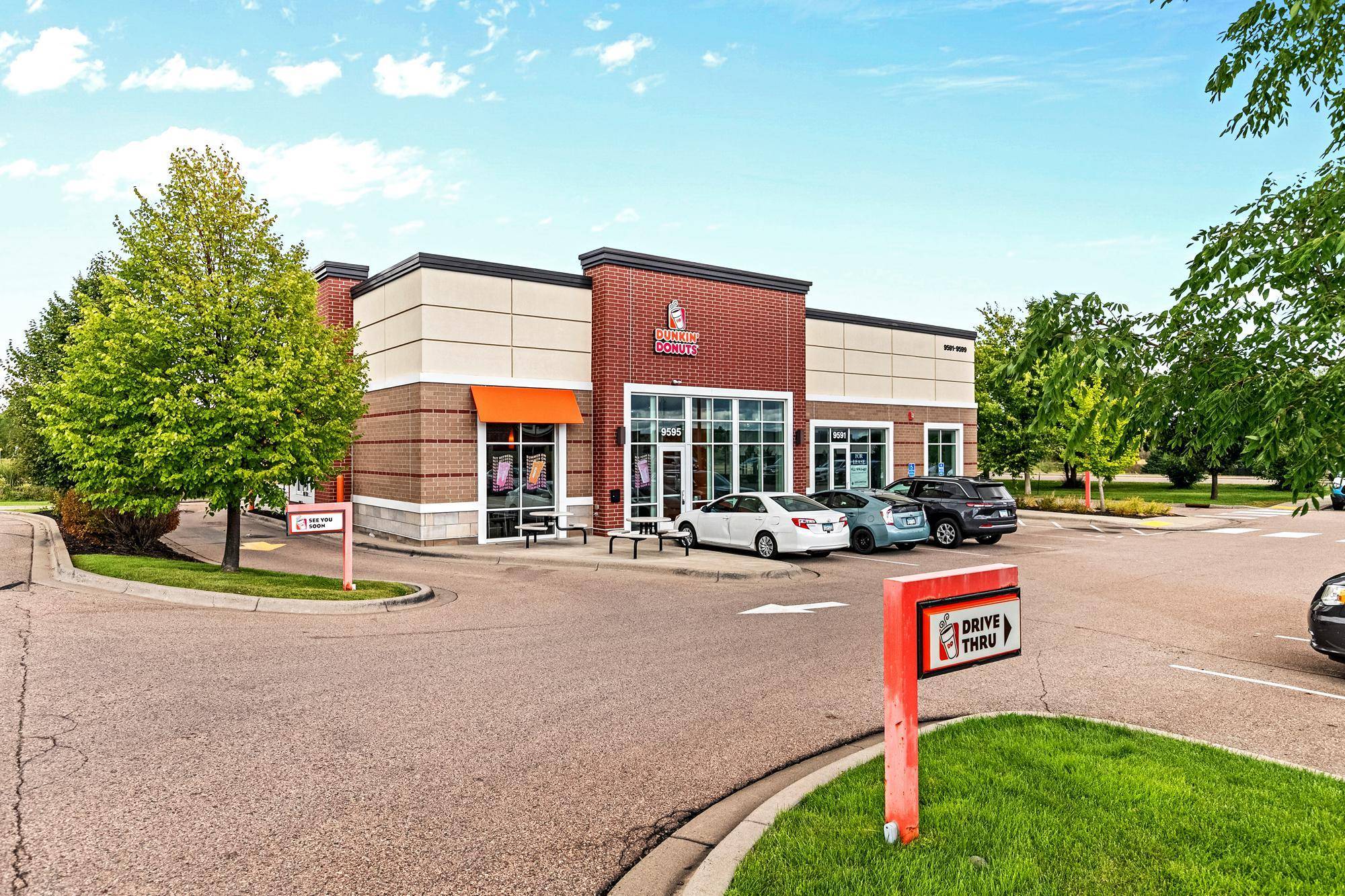 9599 Zachary LN N, Maple Grove, MN 55369