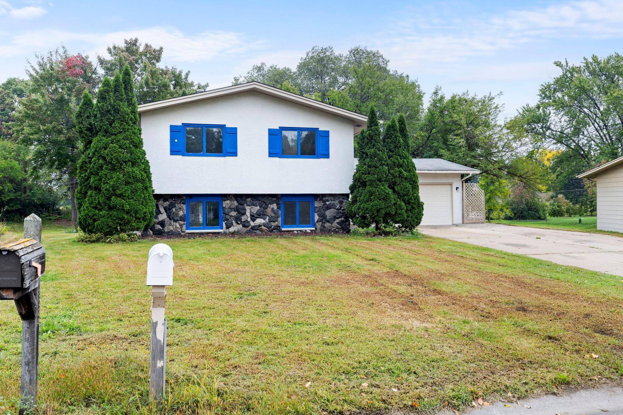 8016 Brunswick AVE N, Brooklyn Park, MN 55443