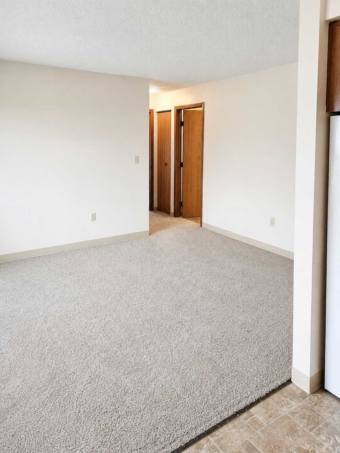 2169 Cecilee ST, Worthington, MN 56187