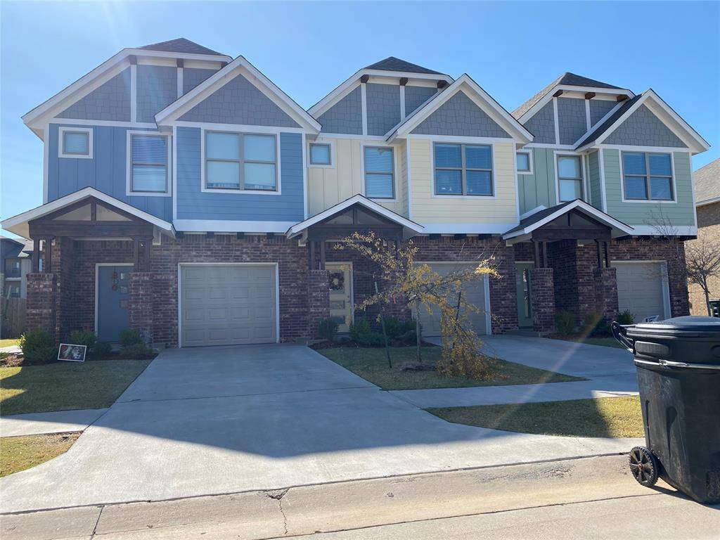 790 SW 14th ST, Moore, OK 73160