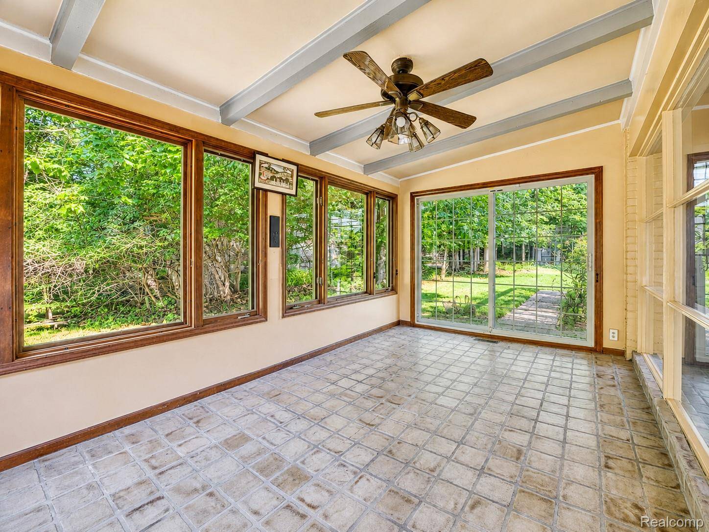 31555 Westlady DR, Beverly Hills Village, MI 48025