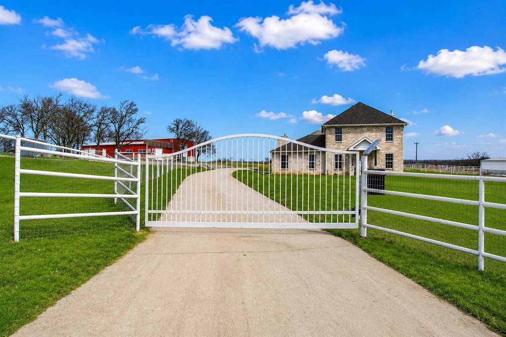 470 County Road 3198, Decatur, TX 76234