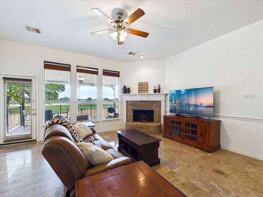2117 Clubside Drive, Corinth, TX 76210