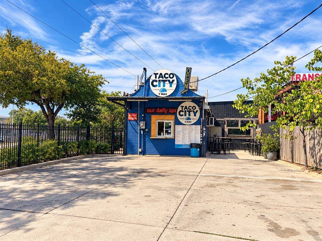 265 W Comstock Street, Dallas, TX 75208