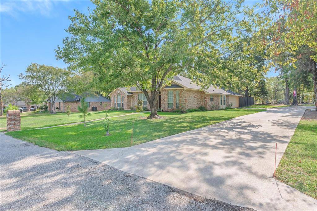 2 Bentwood Circle, Canton, TX 75103