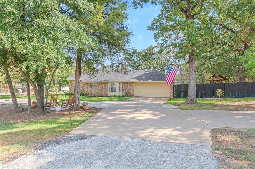 2 Bentwood Circle, Canton, TX 75103