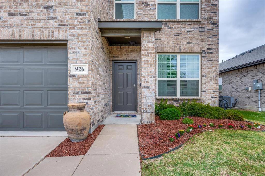 926 Hurstwood Drive, Van Alstyne, TX 75495