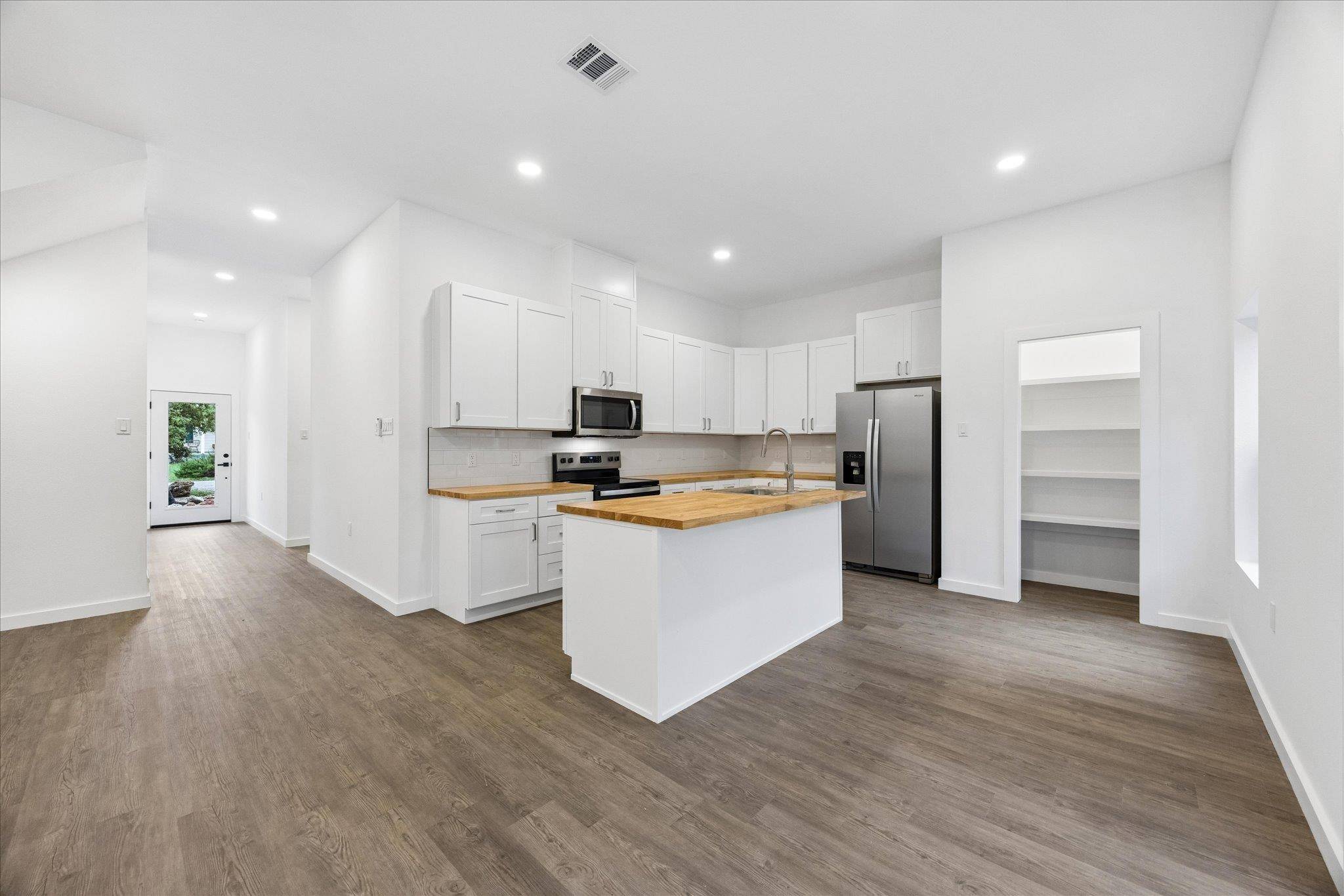 26 Wood Glen DR, Wimberley, TX 78676