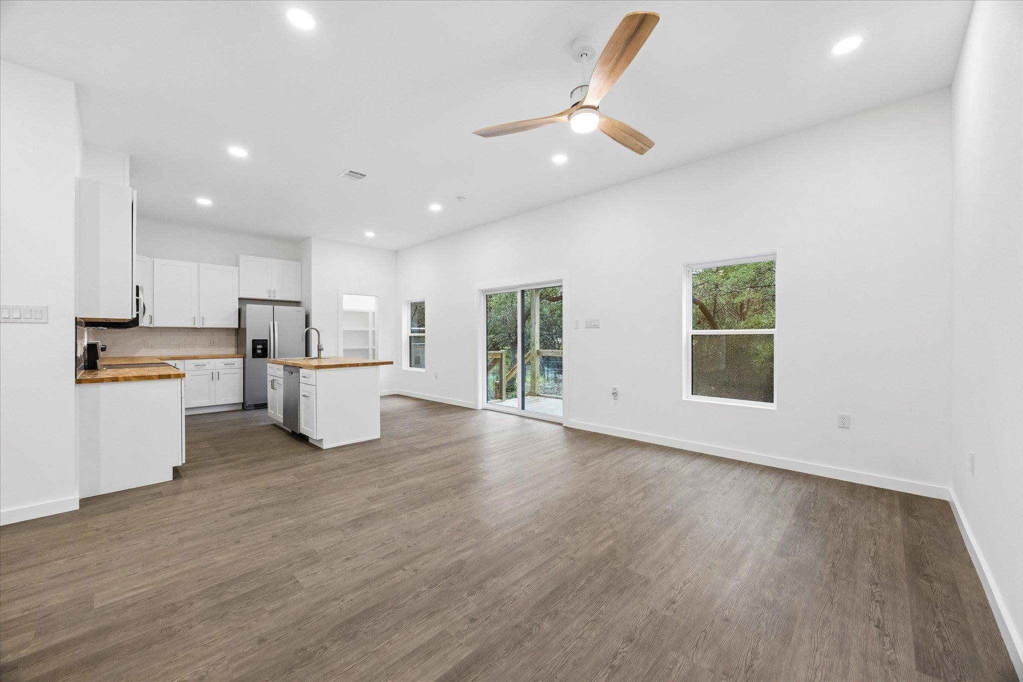 26 Wood Glen DR, Wimberley, TX 78676