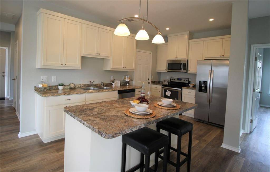 3402 Crystal CIR, Taylor, TX 76574