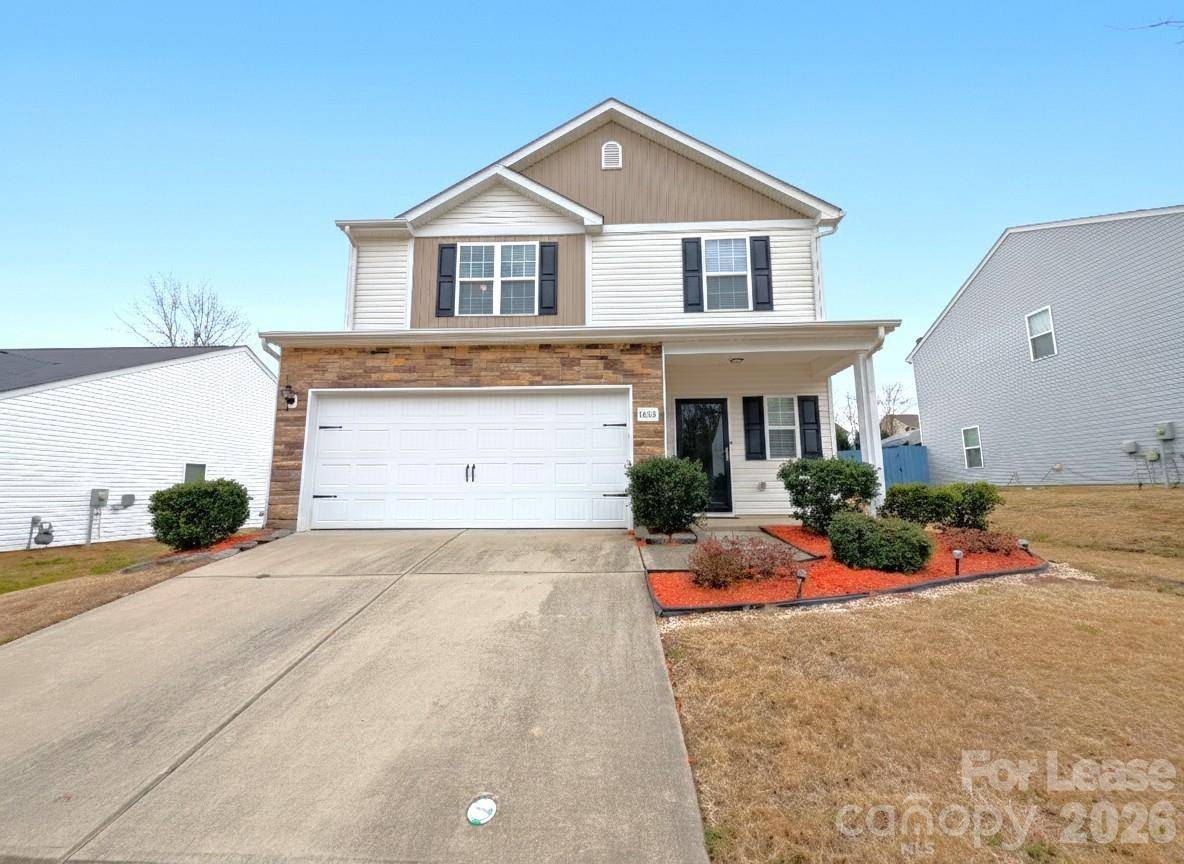 9223 Avery Meadows DR, Charlotte, NC 28216