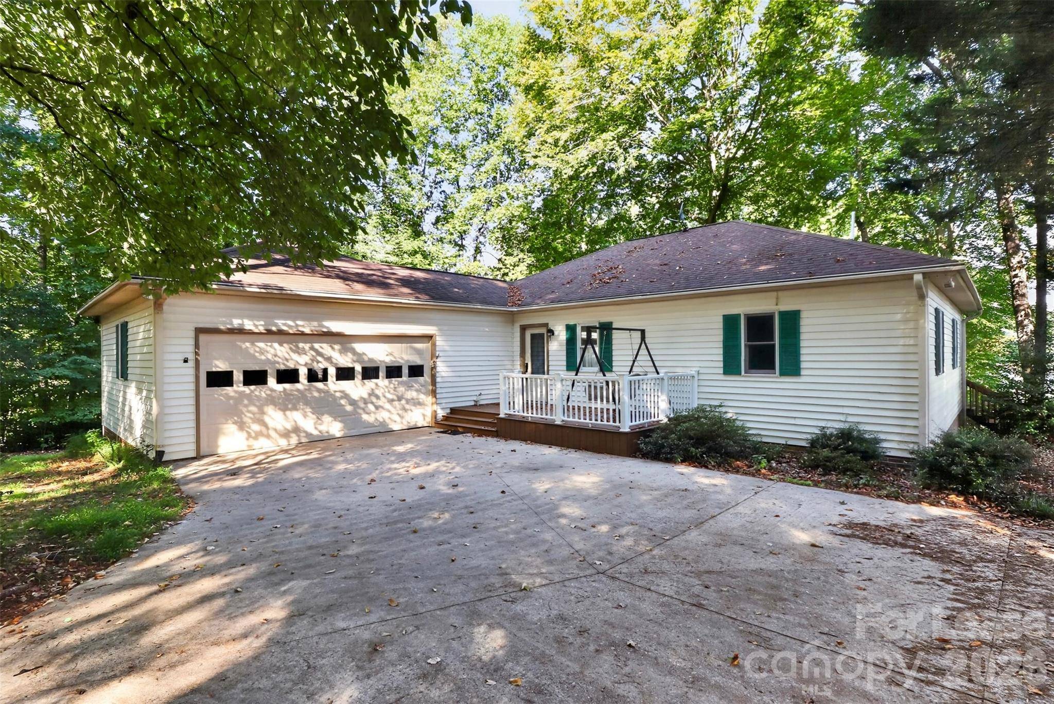 151 Seagrove LN, Mooresville, NC 28117