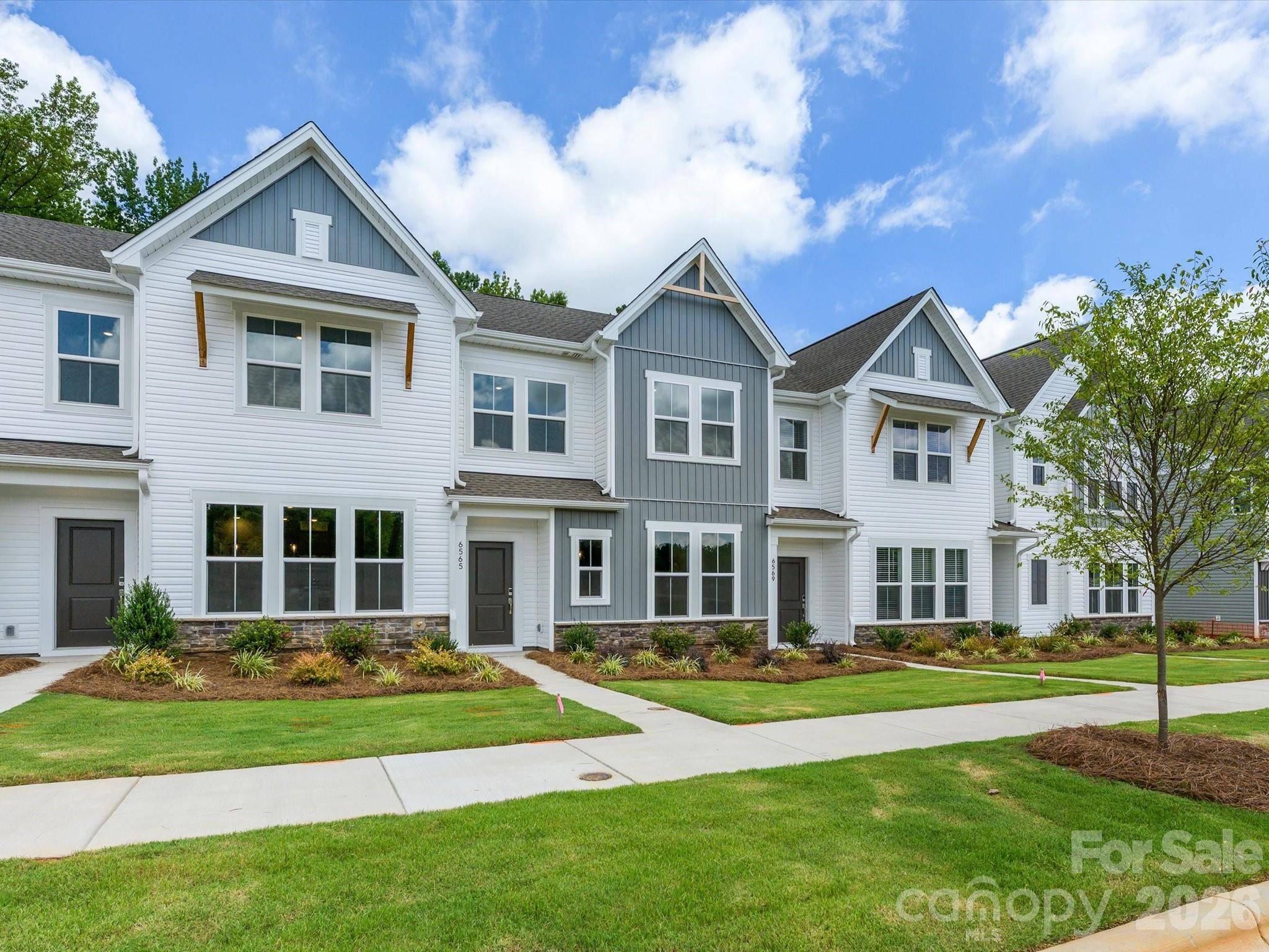 6565 Fire Lily LN, Charlotte, NC 28216