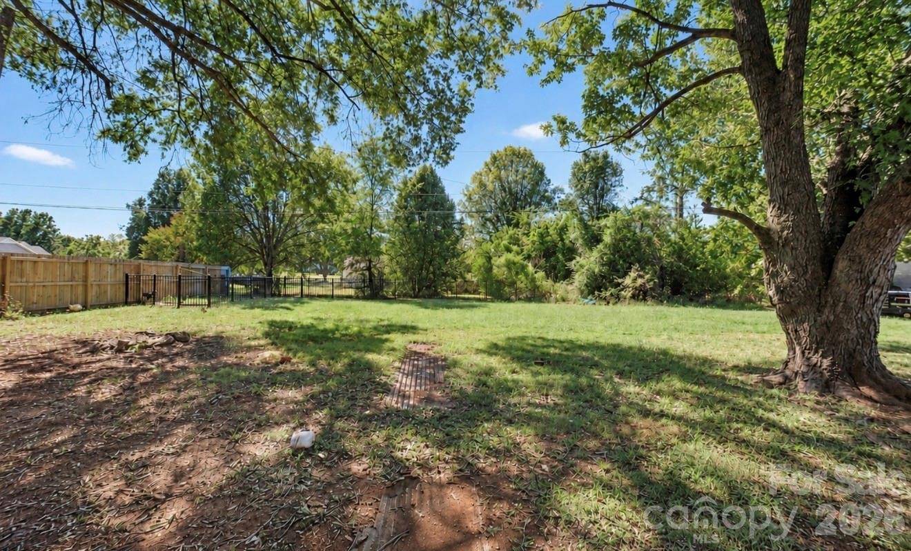 712 Edgehill DR, Monroe, NC 28110