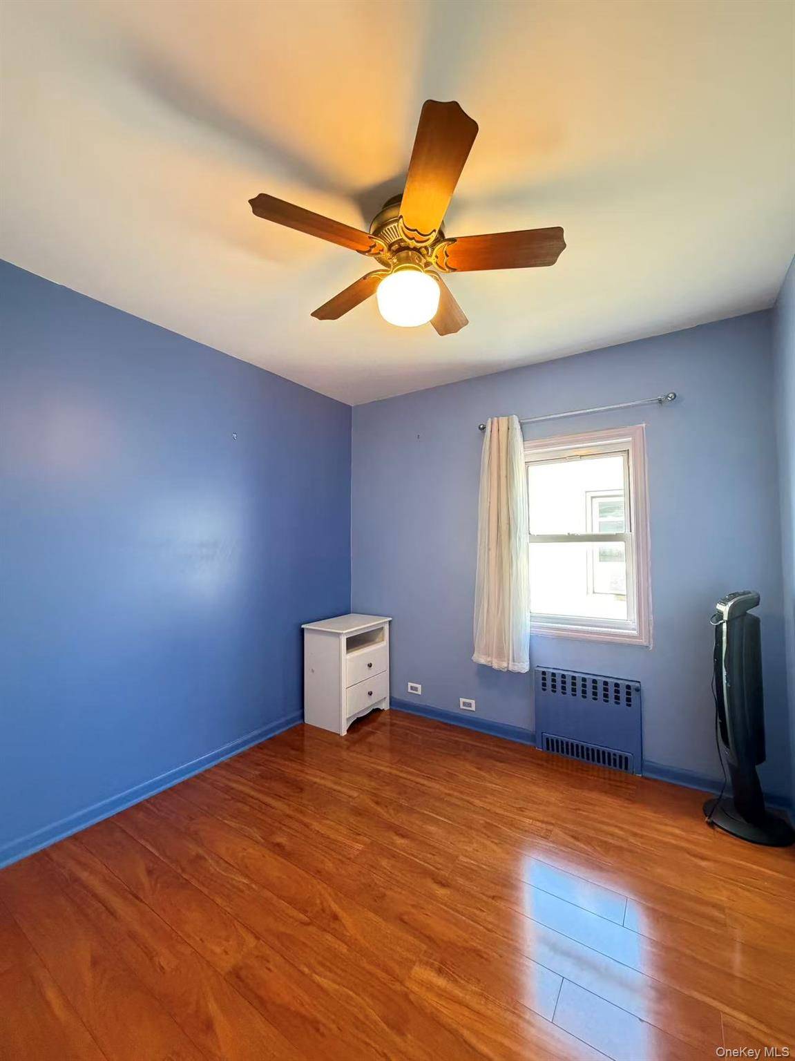 202-13 33rd AVE, Bayside, NY 11361