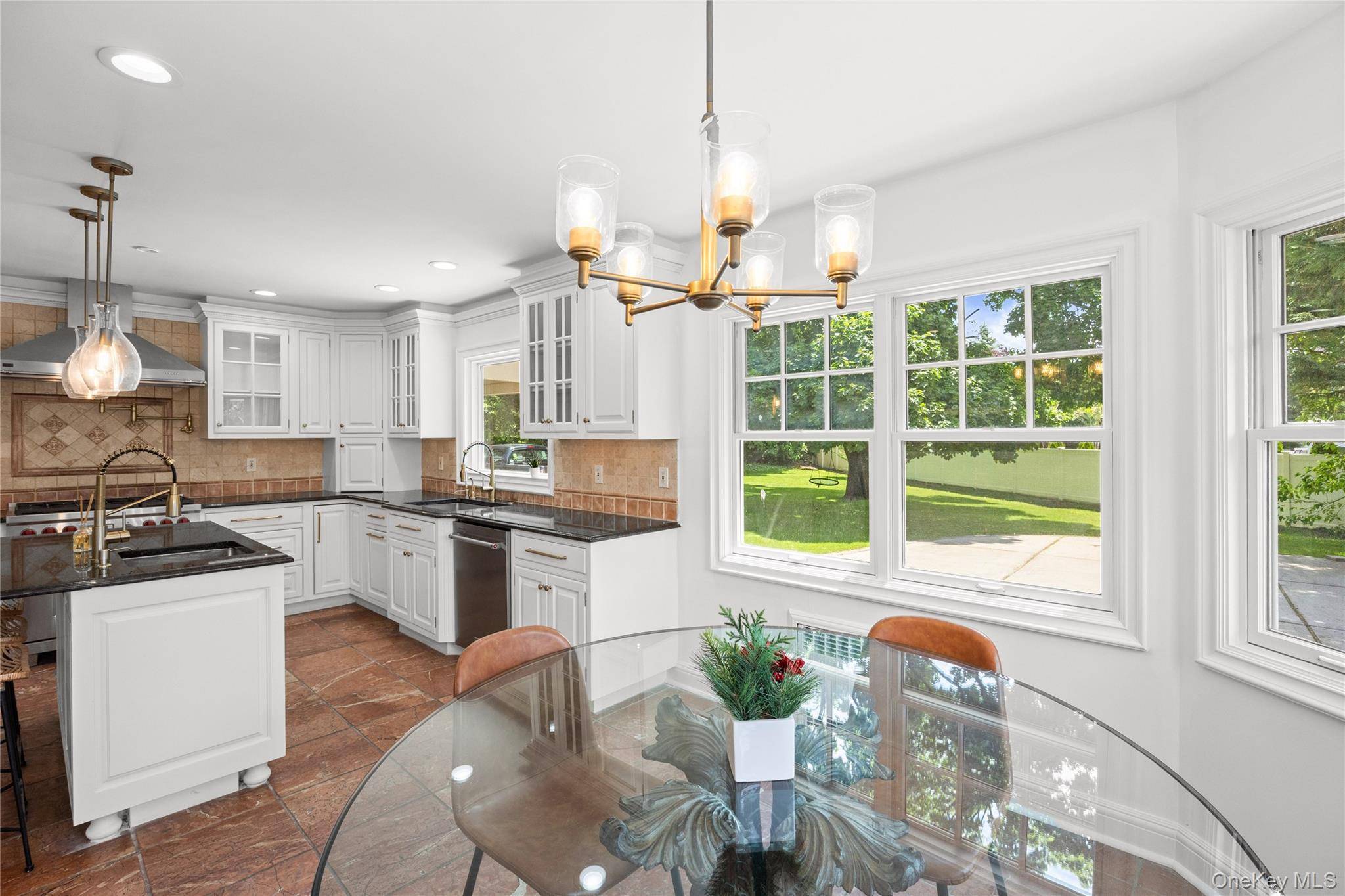 467 Hempstead, Rockville Centre, NY 11570