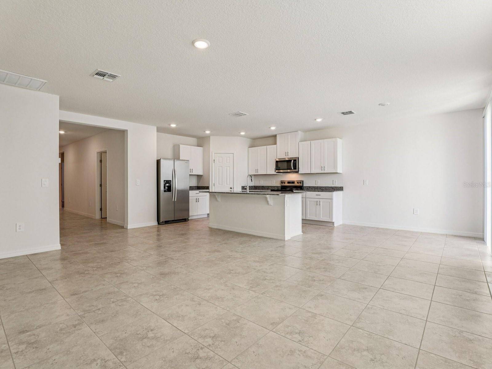 1380 OAK VALLEY DR, Auburndale, FL 33823