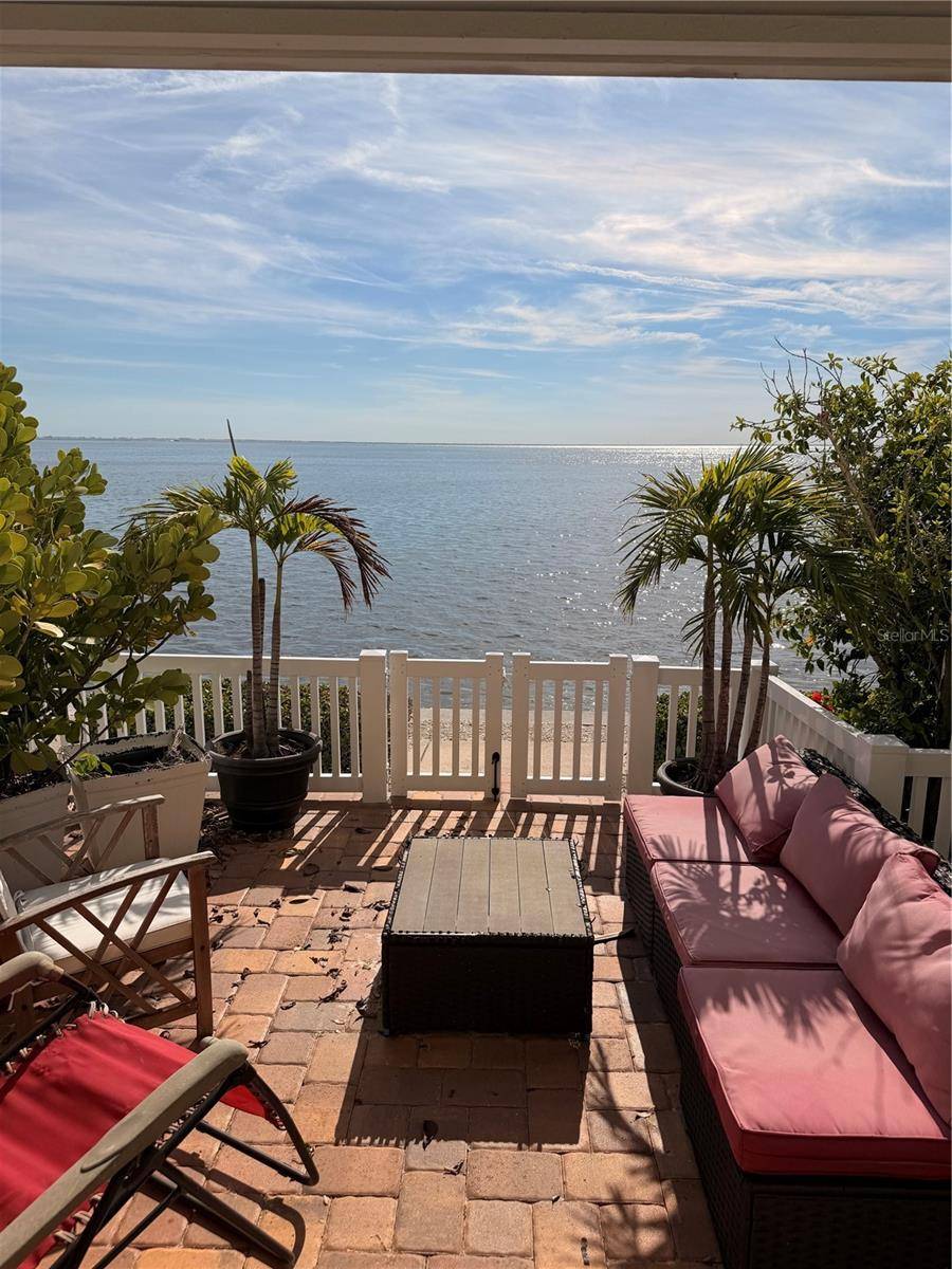5050 COQUINA KEY DR SE, St Petersburg, FL 33705