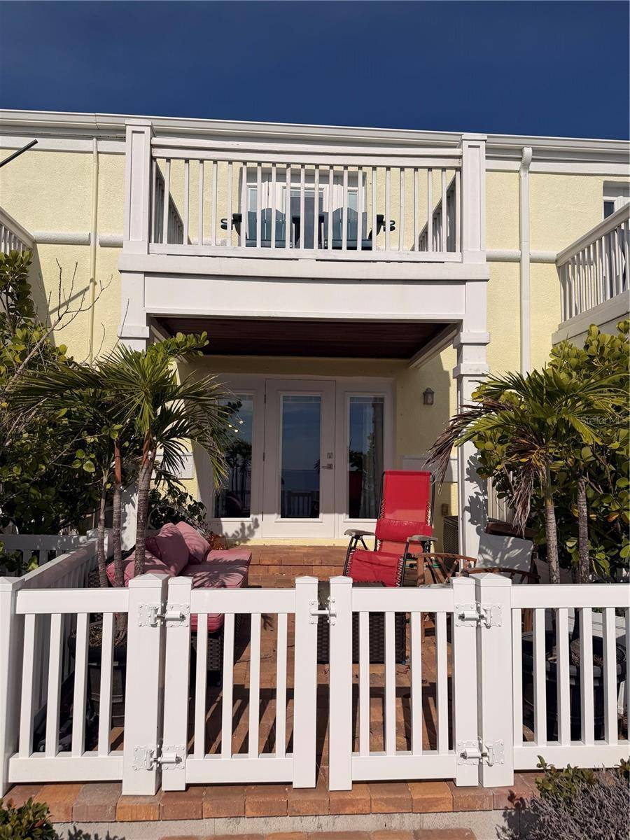 5050 COQUINA KEY DR SE, St Petersburg, FL 33705