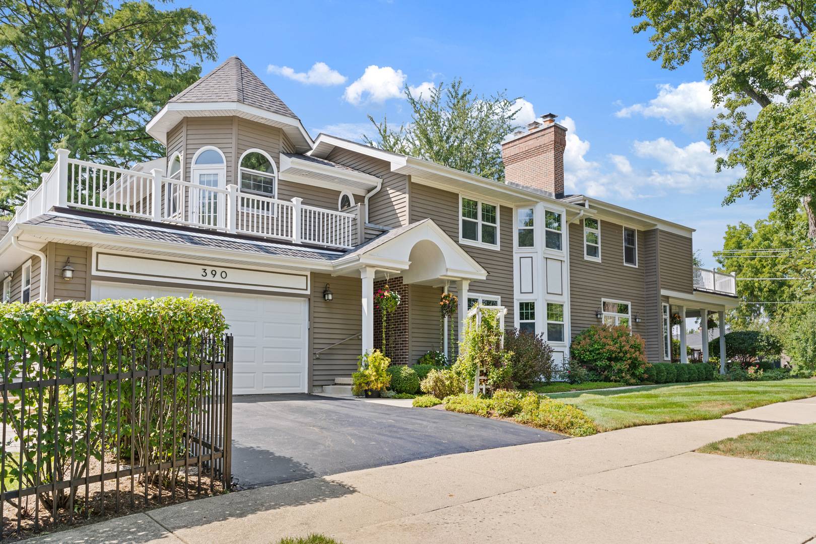 390 Grandview AVE, Glen Ellyn, IL 60137