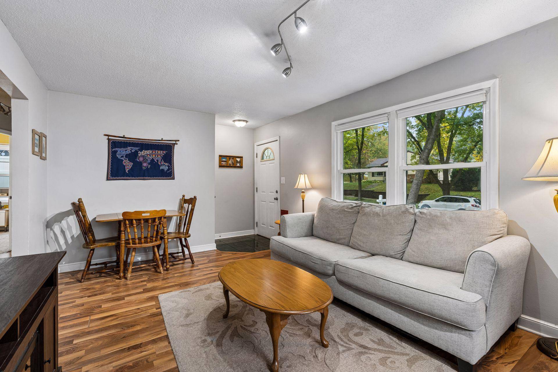 180 Westchester DR, West Saint Paul, MN 55118