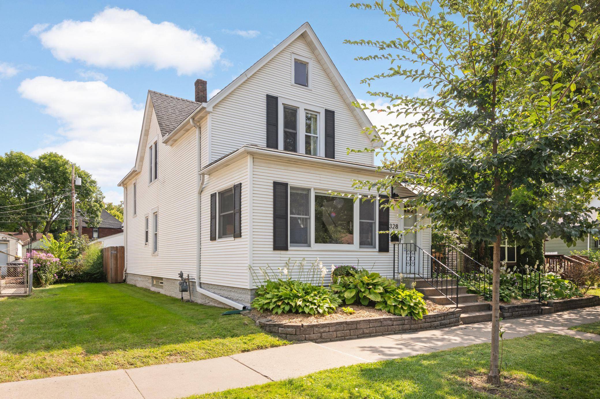 328 Osceola AVE S, Saint Paul, MN 55102