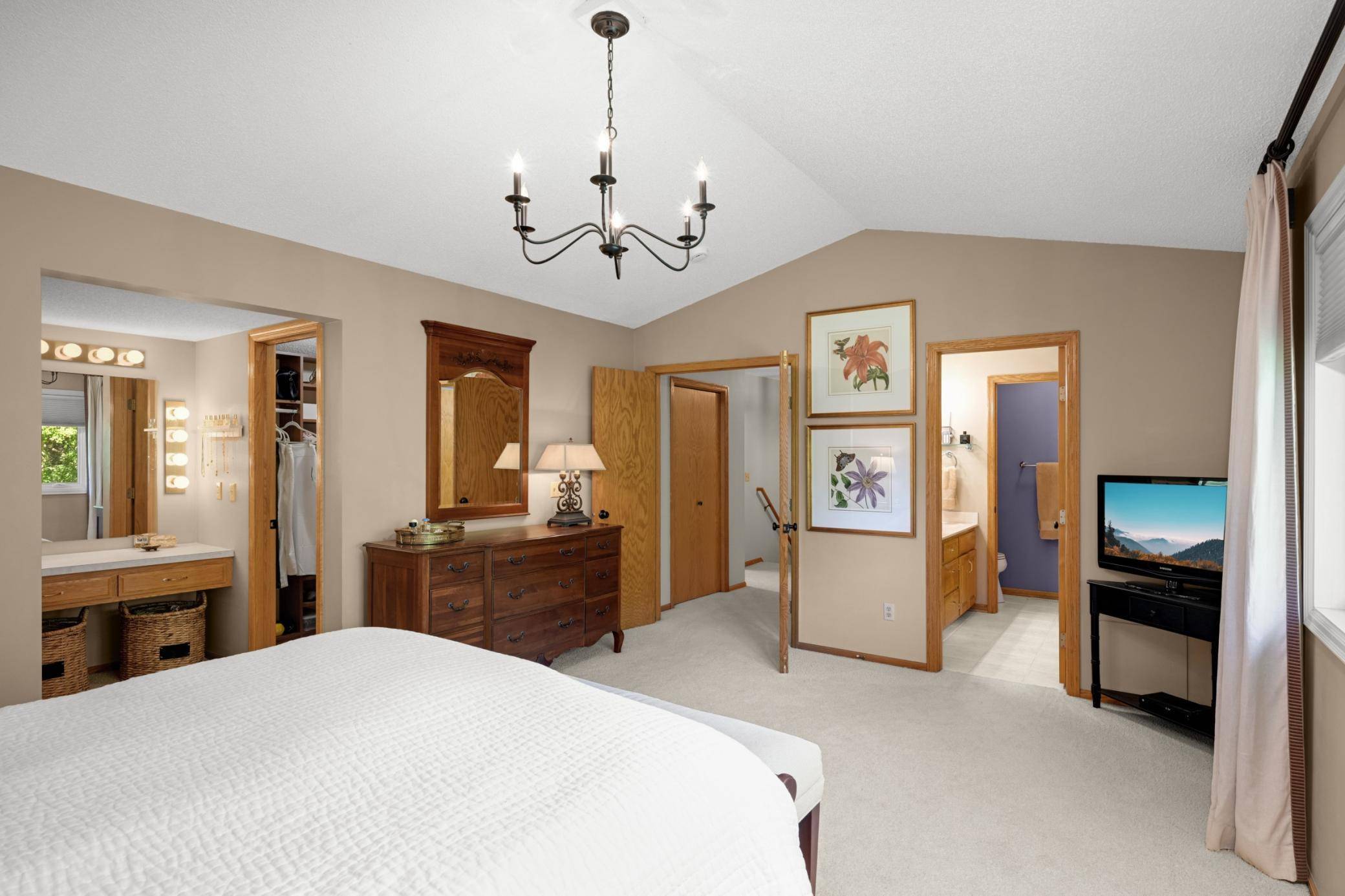 14105 Forest LN, Apple Valley, MN 55124