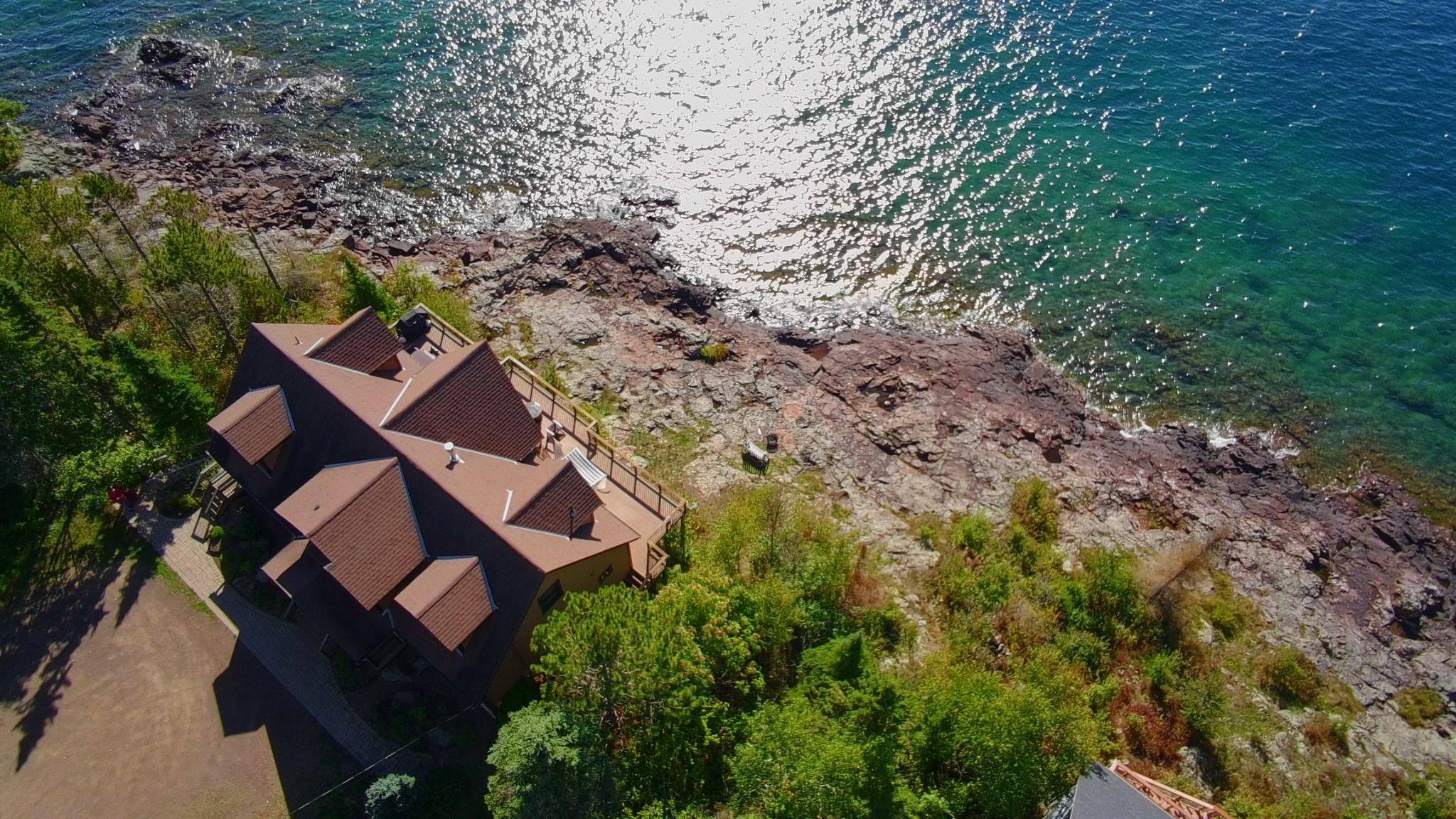 41 W Rosebush LN, Grand Marais, MN 55604