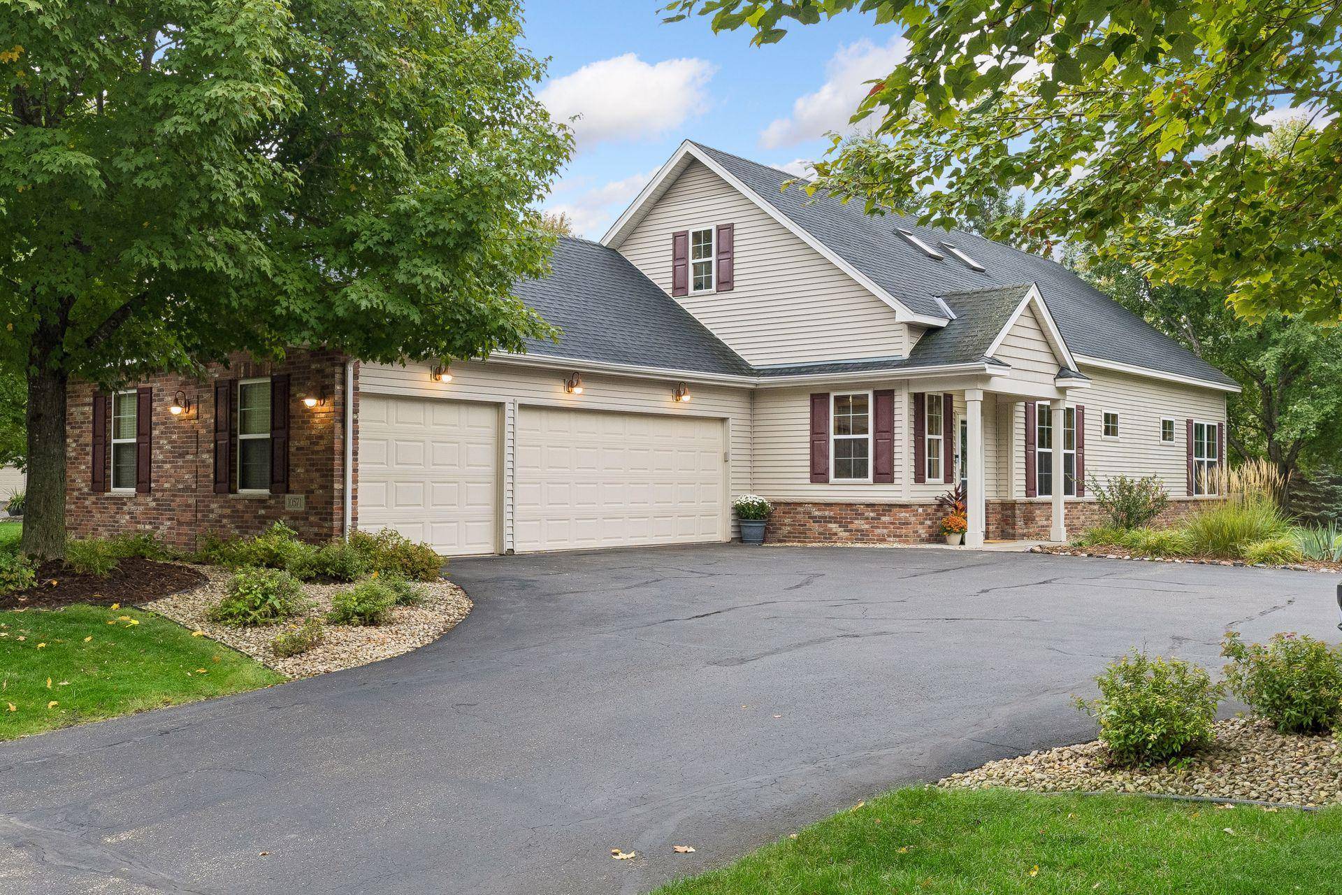 10571 Mississippi CIR N, Brooklyn Park, MN 55443
