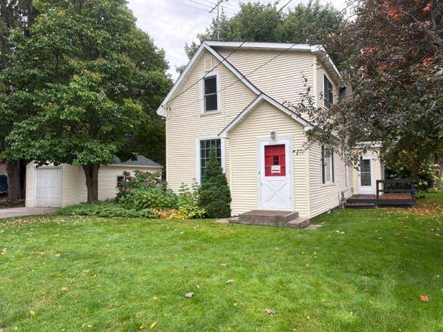 6051 Upper 46th ST N, Oakdale, MN 55128