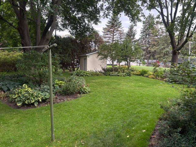 6051 Upper 46th ST N, Oakdale, MN 55128