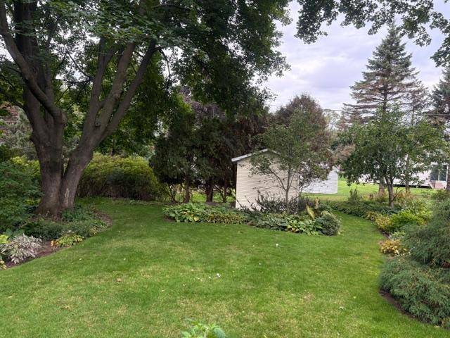 6051 Upper 46th ST N, Oakdale, MN 55128