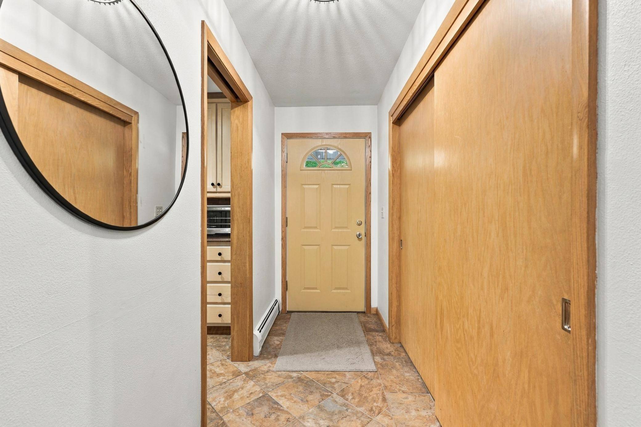 2831 Edgewood DR N, Fargo, ND 58102