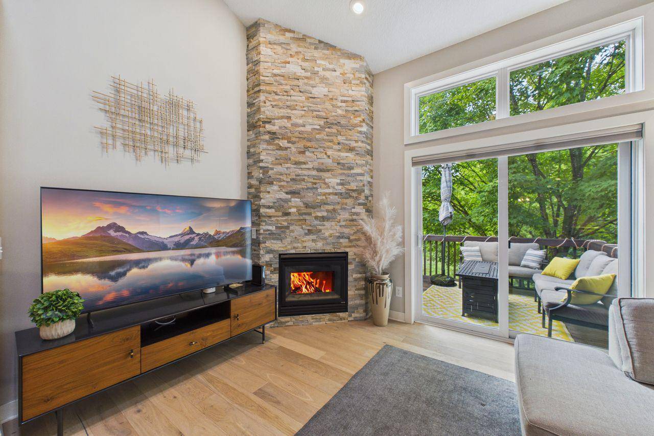 7974 Autumn Ridge WAY, Chanhassen, MN 55317