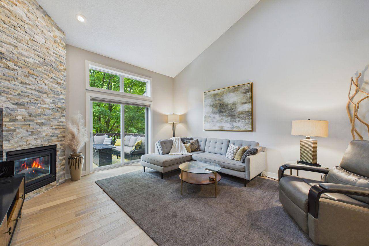 7974 Autumn Ridge WAY, Chanhassen, MN 55317