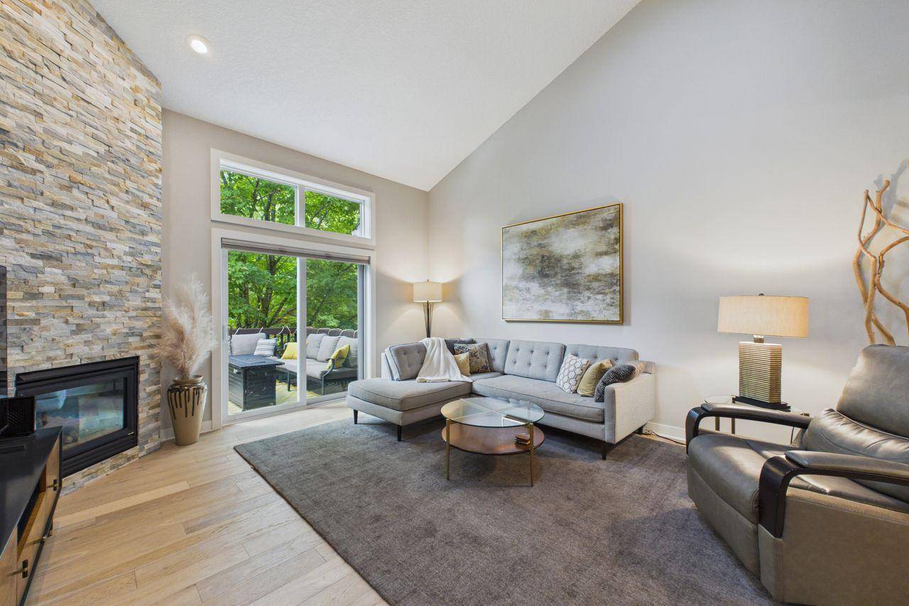 7974 Autumn Ridge WAY, Chanhassen, MN 55317