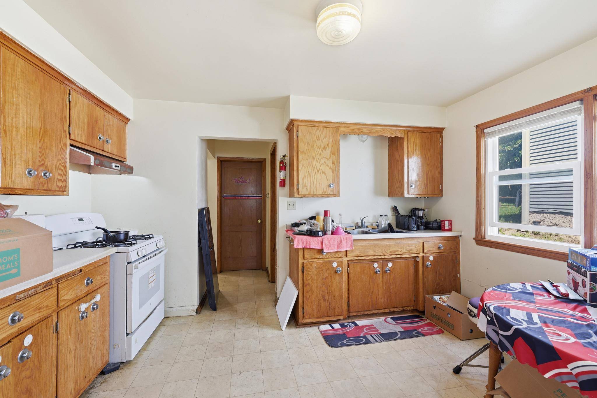 1875 Minnehaha AVE W, Saint Paul, MN 55104